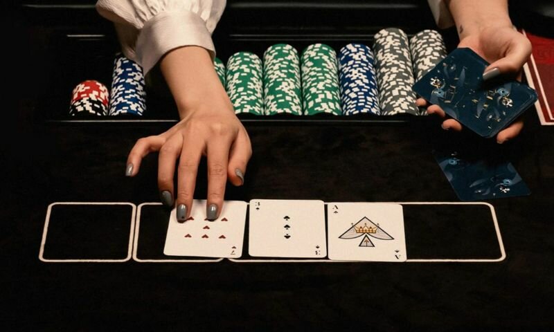 Hướng dẫn cách chơi Poker trò chơi hot nhất tại - 567liveapp.net