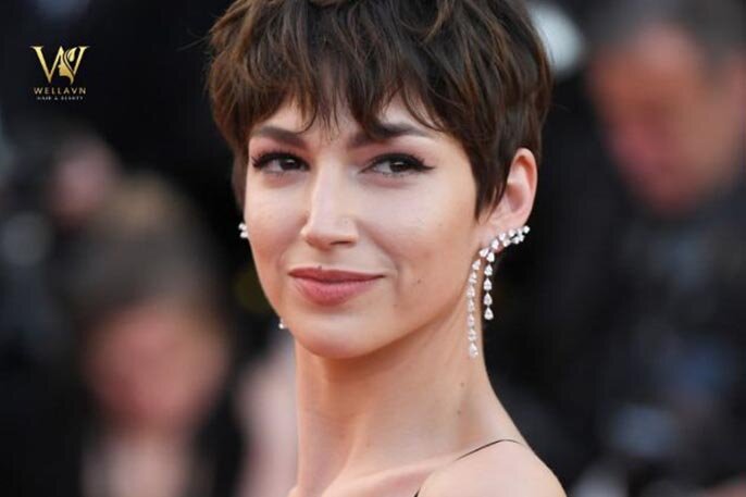 Tóc xoăn tự nhiên có nên cắt Layer - #5 kiểu tóc phù hợp, cá tính